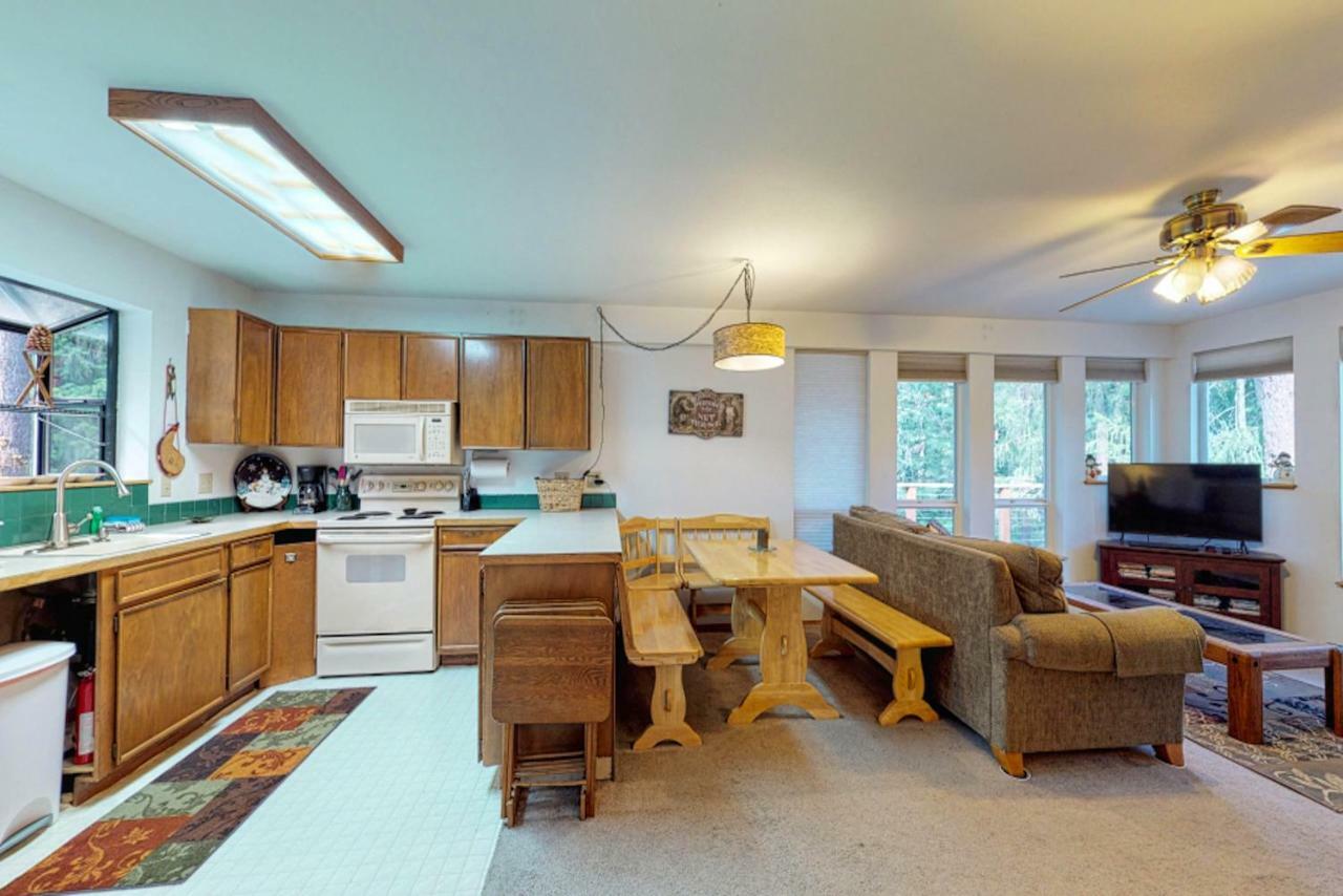 Towering Pines Cabin & Game Room ليفينورث المظهر الخارجي الصورة